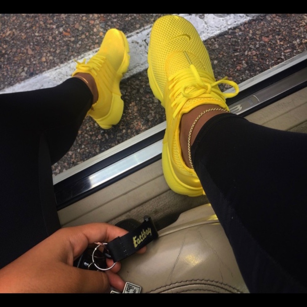 Looking for Yellow Sneakers!! Like these pictures.